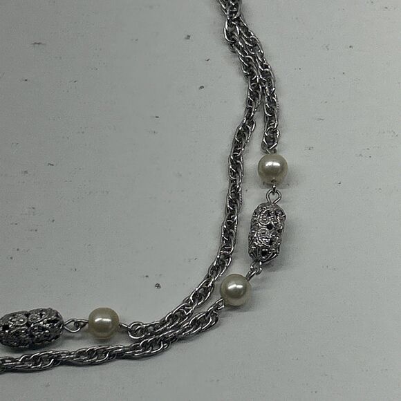 VTG Sarah Coventry Filigree Lady Silver Tone Faux Pearl Necklace 44” Long Chain - Picture 5 of 10